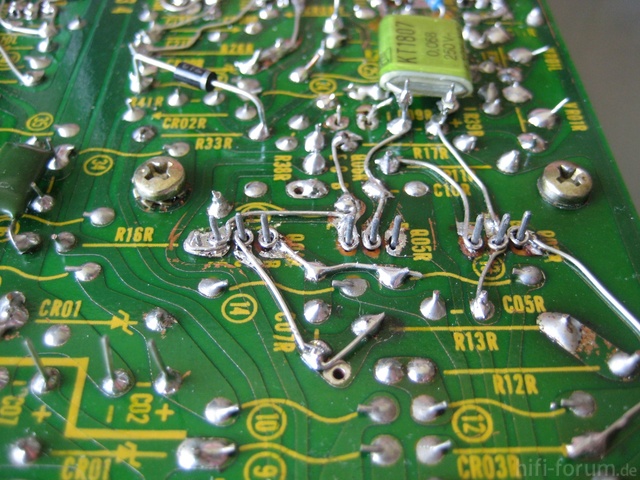 Reparatur Des Hitachi HMA-8300 - Replacement Transistors Before Soldered In