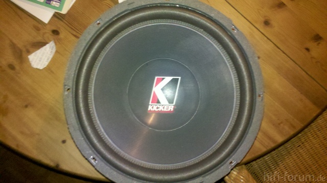 Kicker Solo Baric S12 Vorne