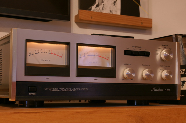 Accuphase P300