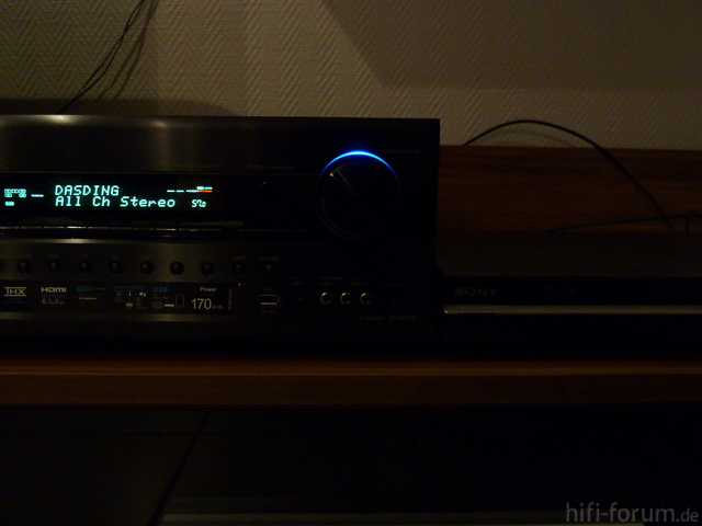 Leute Am Lautst?rkeregler OnkyoTX-NR708