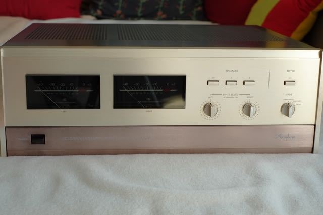Accuphase P-300V