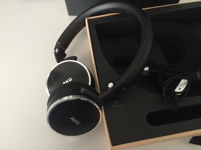 AKG N60nc