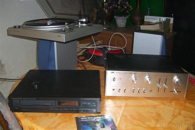 JVC VN300 2 (Small)