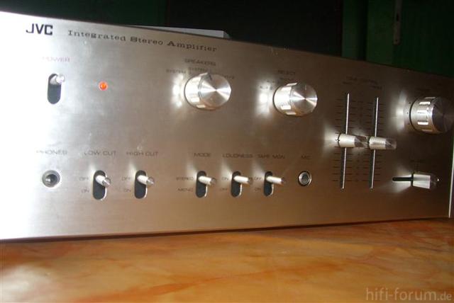 JVC VN300 3 (Small)