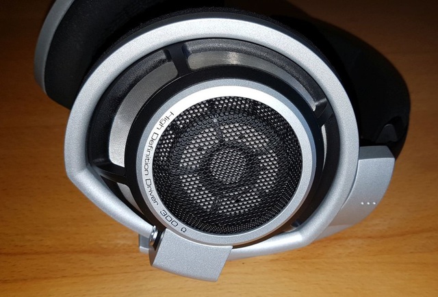 HD800 02