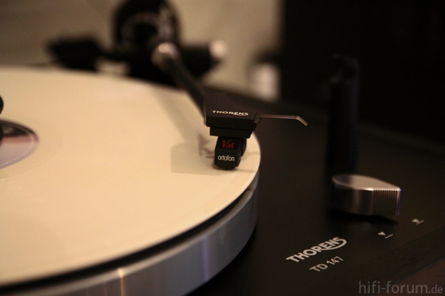 Thorens TD 147 Mit VinylMaster Red