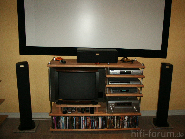 Neues Rack Und TV