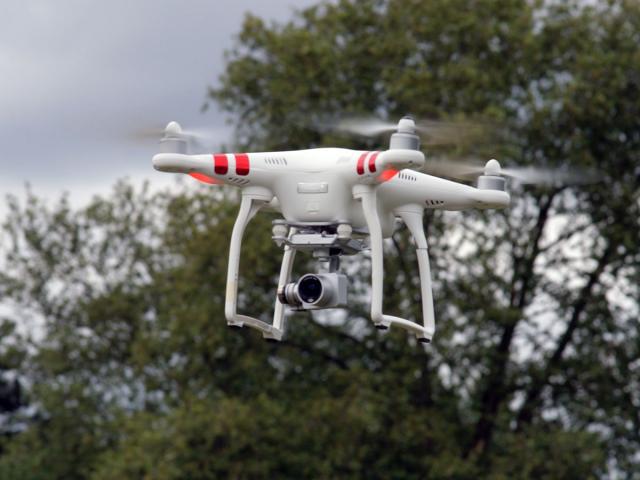 dji-phantom-3-standard-in-flight-2