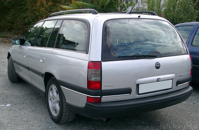 Opel Omega B Caravan Rear 20070926