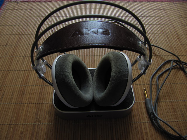 AKG K 701 Headband Oben