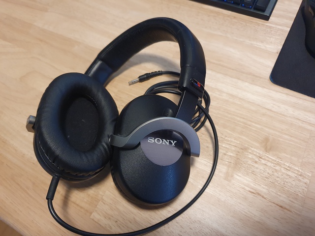 Sony MDR-ZX700