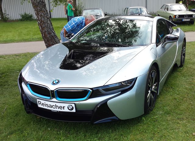 I8