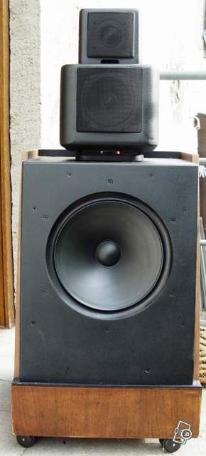 KEF 105