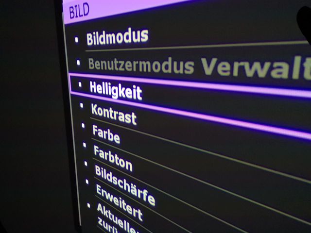 BenQ-W2700