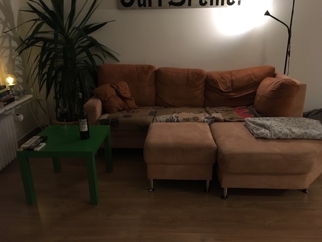 Sofa (Beamer Oben Nicht Im Bild)