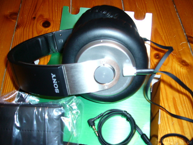 Sony MDR-700