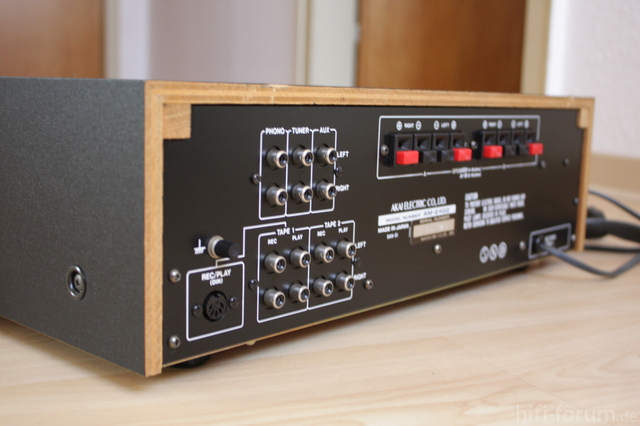 Akai AM-2400