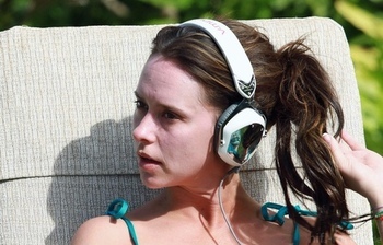 350x700px LL 766e8d40 Jennifer Love Hewitt And V Moda Crossfade Lp Headset Gallery