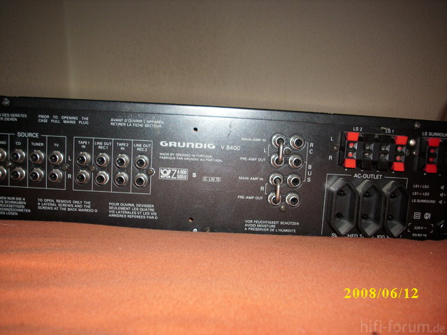 Grundig V 8400