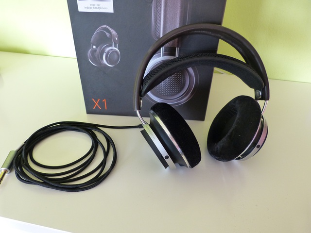 Philips Fidelio X1