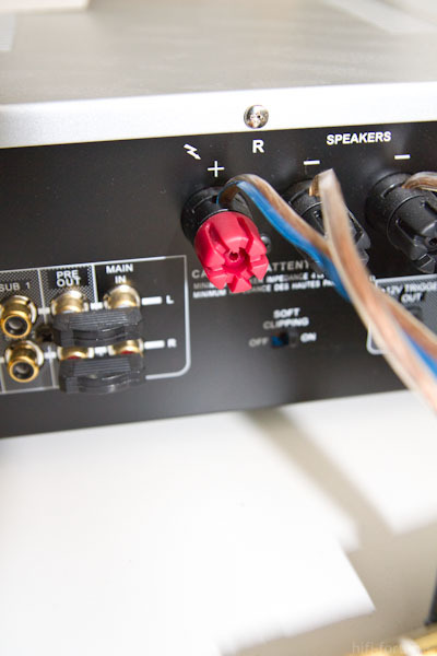 NAD C 326 - Kabel-Anschluss (von Hinten)