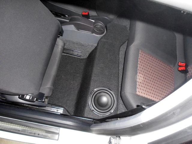 Fussraum Subwoofer 343367