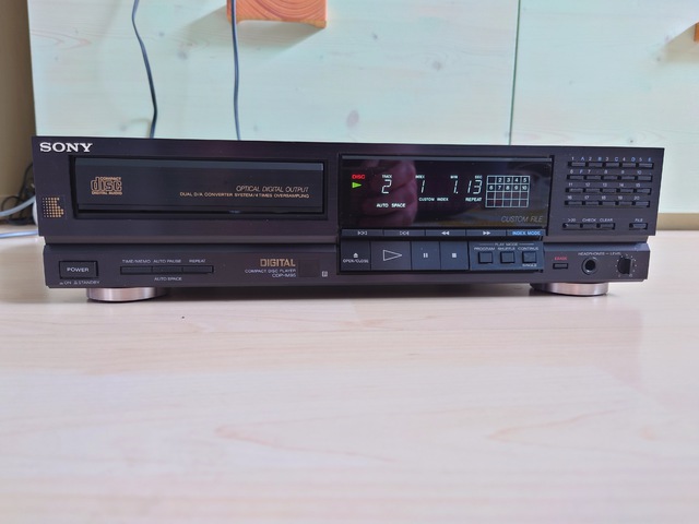 Sony CDP-M95