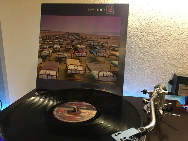  Pink Floyd ?– A Momentary Lapse Of Reason