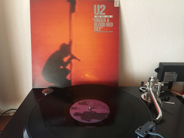 U2 - Live \"Under A Blood Red Sky\"