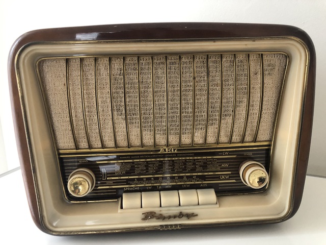 Radio AEG Front