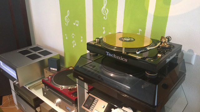 Technics R1