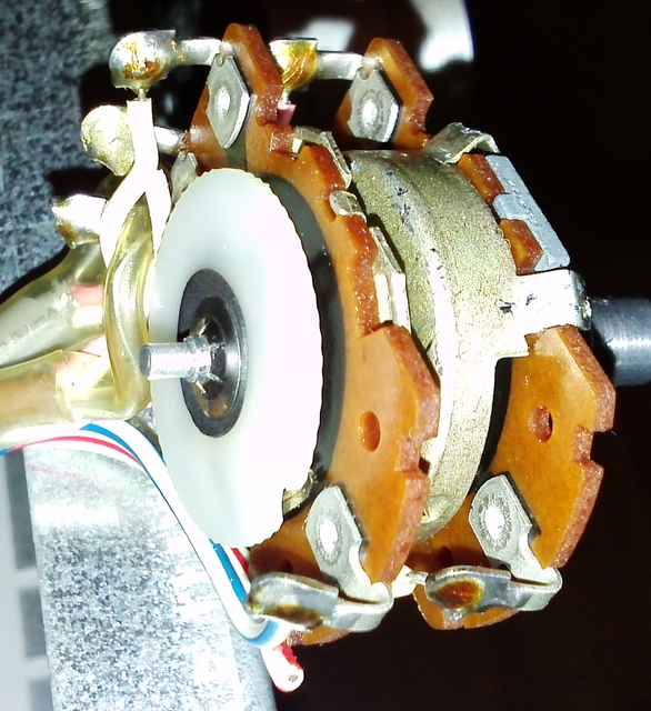 Onkyo Integra A-8015 Potentiometer