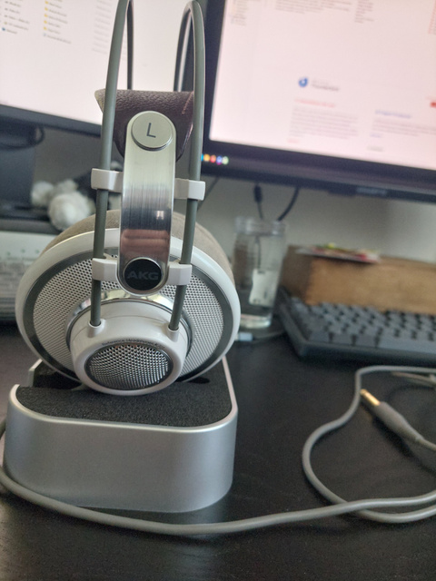 AKG K701