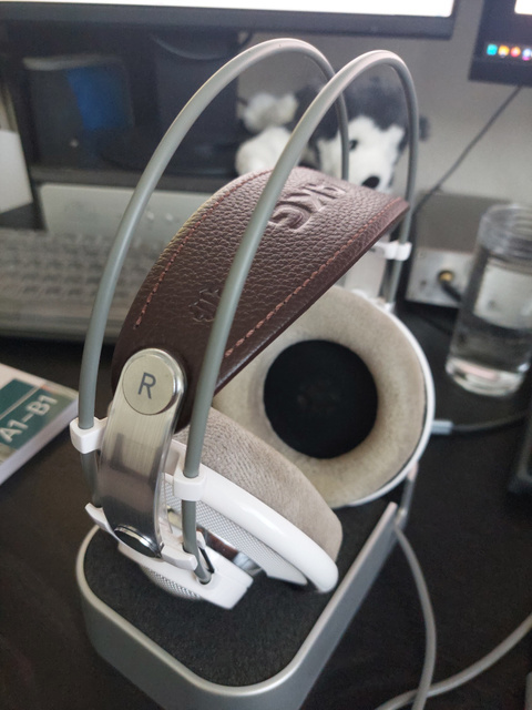 AKG K701