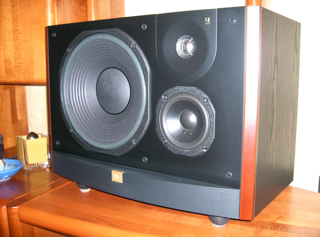 JBL L90 1