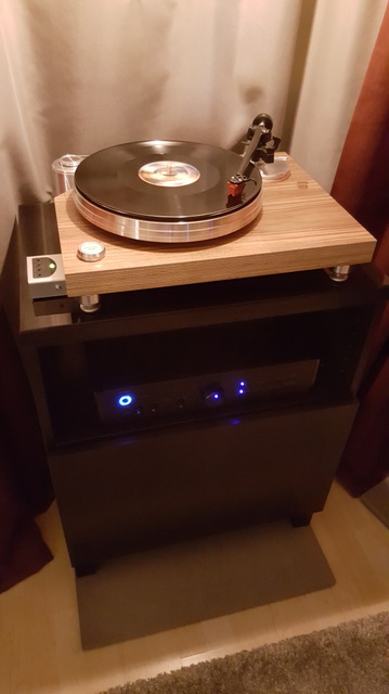 Acoustic Solid Vinyl Player