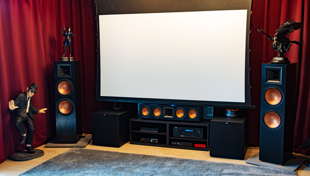 Wohnzimmerkino mit zweitem Subwoofer