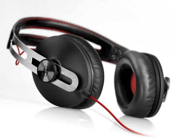 Sennheiser Momentum Black 02