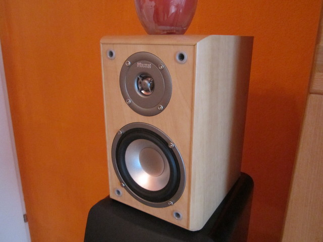 Magnat  Monitor 110