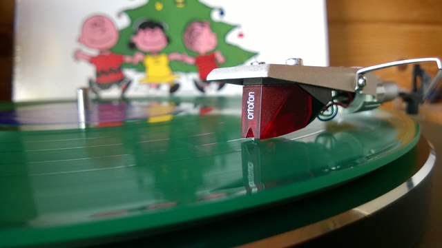 CEC 8200 DD mit Ortofon 2M Red Vince Guaraldi Trio ?? A Charlie Brown Christmas (II)