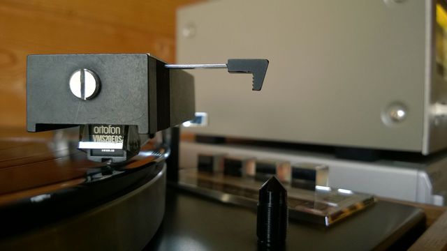 Ortofon VMS 20 An Elac TAS 2 B