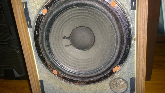 Acoustic Research AR-4xa with cloth woofers