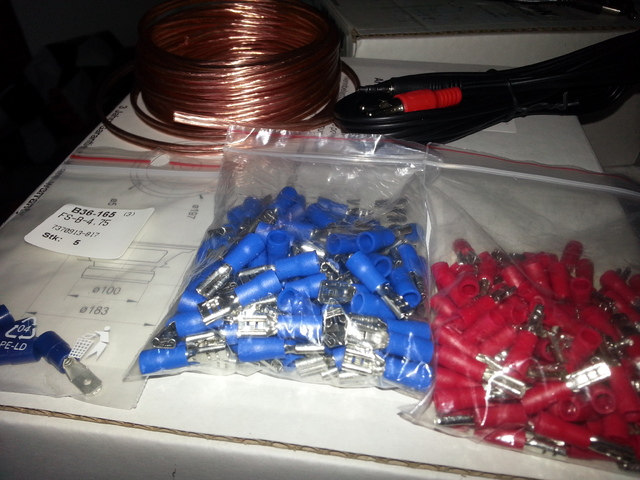 Anschlüsse Und Kabel