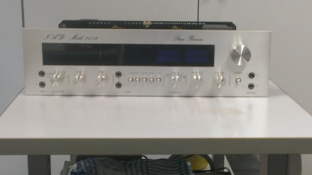 NAD 160a front