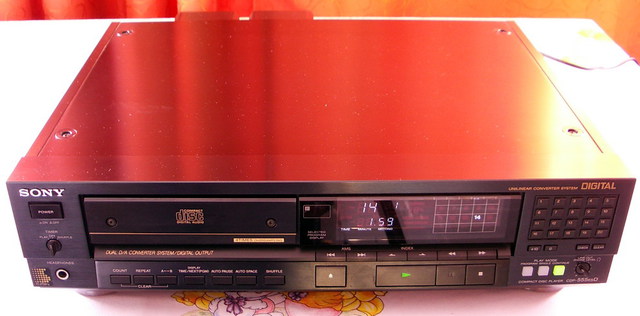 Sony CDP - 555 ESD