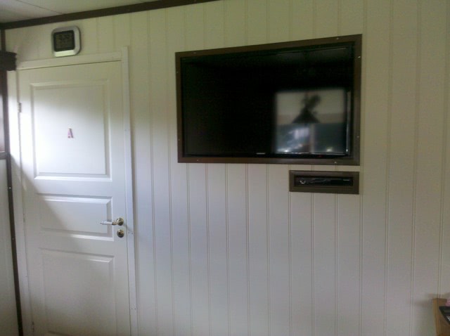 TV Und Receiver In Der Wand