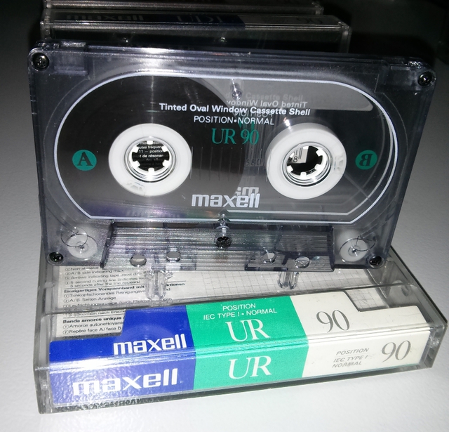 [Bild: maxell-ur-1989_479429.jpg]