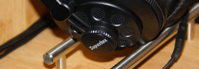 Superlux Liegt (Small)