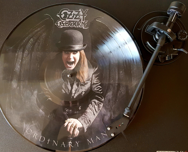 Ozzy Osbourne: Ordinary Man (Limited Deluxe Vinyl) (Silver Smoke Vinyl)