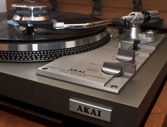 Akai AP-207